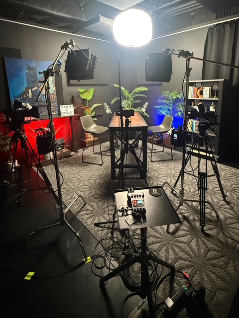 MMNTM Studio Chicagoland, podcast and film production set